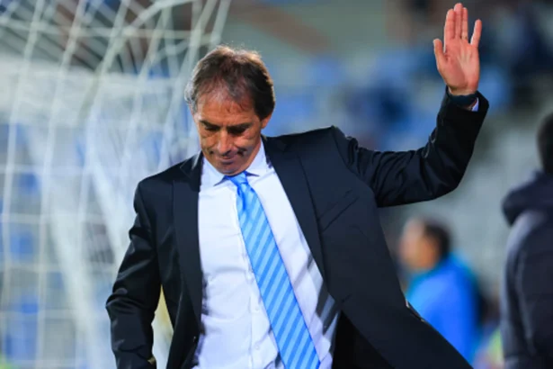 Es todo, pero el final aún presagia tormentas. Guillermo Almada deja de ser técnico de los Tuzos de Pachuca, que ya buscan entrenador para el Mundial de Clubes.